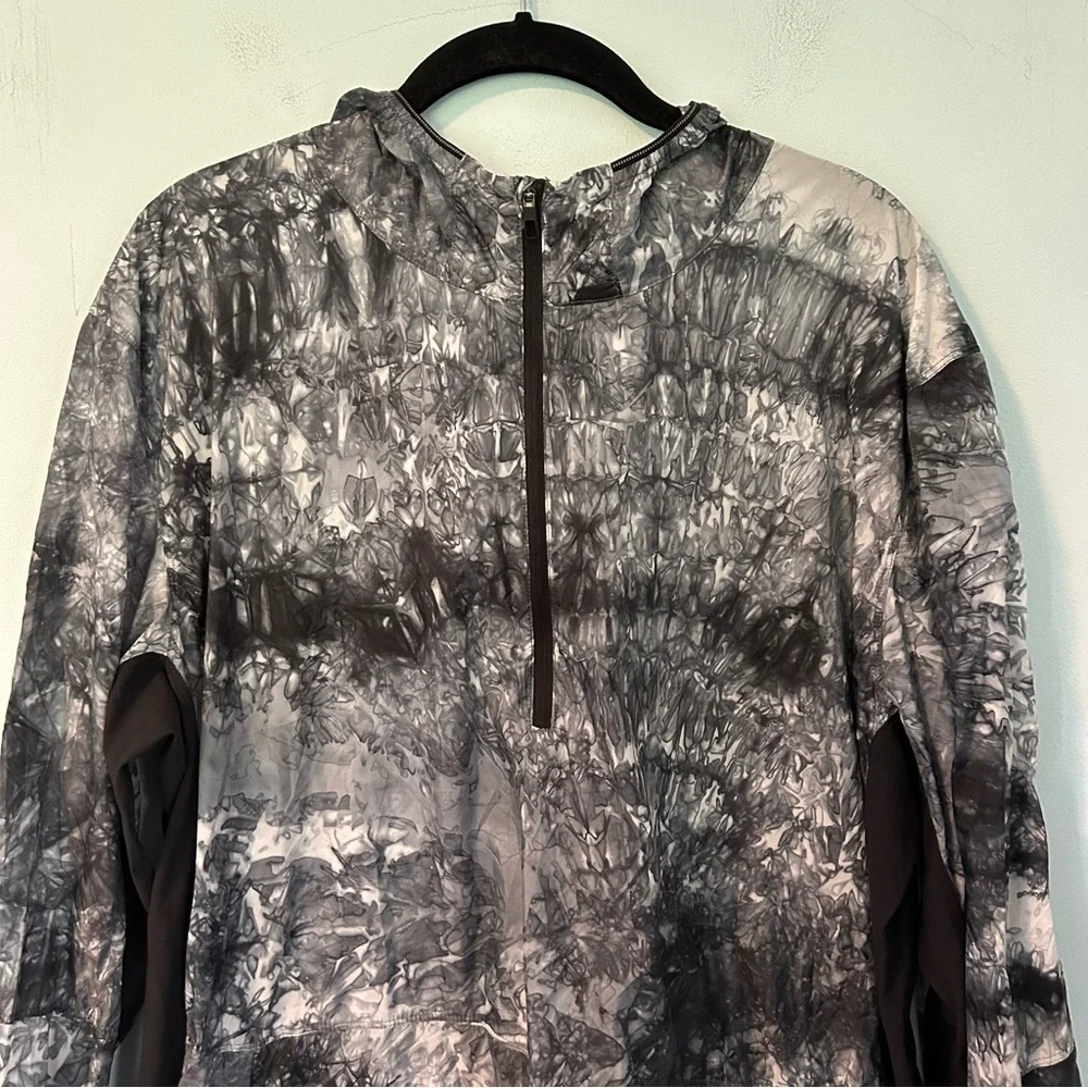 Lululemon Gray & Black Here to Move Reynisfjara Quarter Zip Hood Jacket Size XL